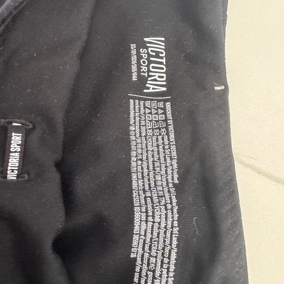 Victoria Sport Knockout High-Rise Leggings – XS, Black with Lattice Mesh Detail - Picture 1 of 3